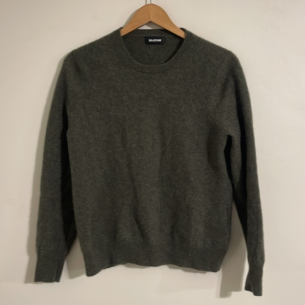 NAADAM Women's V-Neck Sweater in Dark Green